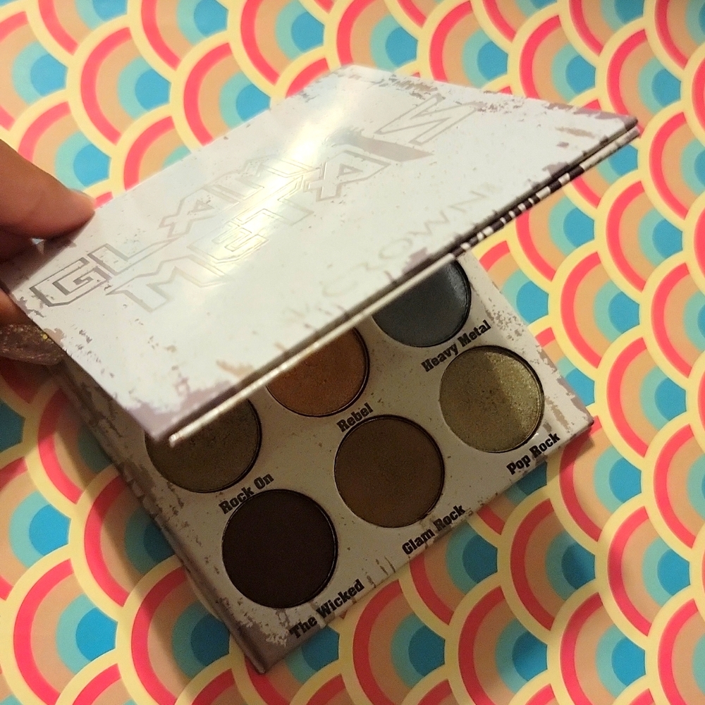 New Crown Pro EYESHADOW PALETTE